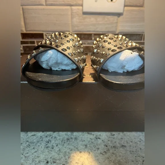 SOLD SOLD Authentic Gucci Vacchetta Austin Nero Sandal - Picture 3 of 16